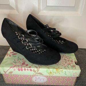 SOLD Womans Black Suede Heels